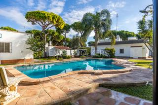 Casa a Las Lagunas - Campano. Acogedora y hogareña vivienda cerca del mar con piscina y gran j
