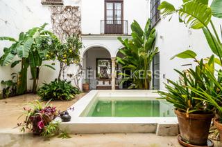 Casa a Centro-Calzada-Cabo Noval. Casa señorial en sanlucar de barrameda