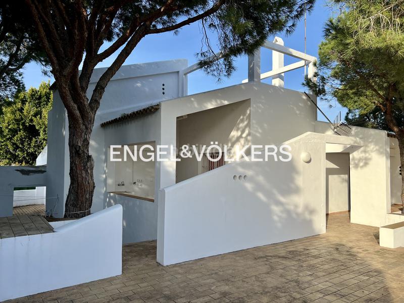 Foto cf107135-cbd0-4a74-bc7a-9959749bca4c. Casa un barco en tierra en El Rompido