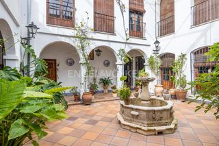 Casa a Écija. Singular enclave en la emblemática ciudad de las torres, écija.