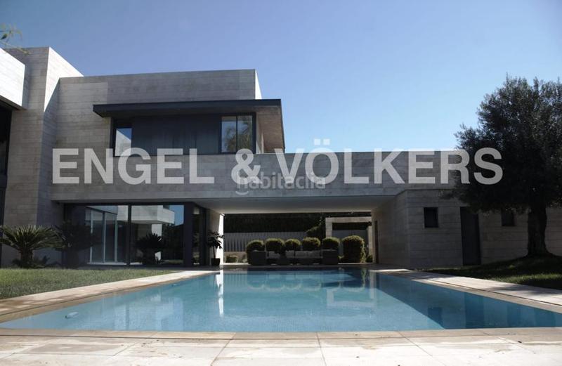 Foto 178e33f3-315c-456f-b1dc-bea55d4c2c1b. Casale con riscaldamento parcheggio piscina in La Motilla - Fuente del Rey Dos Hermanas