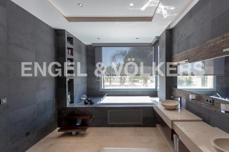 Foto a59ed02a-94bc-4ac4-86c6-887668740b2e. Casale con riscaldamento parcheggio piscina in La Motilla - Fuente del Rey Dos Hermanas