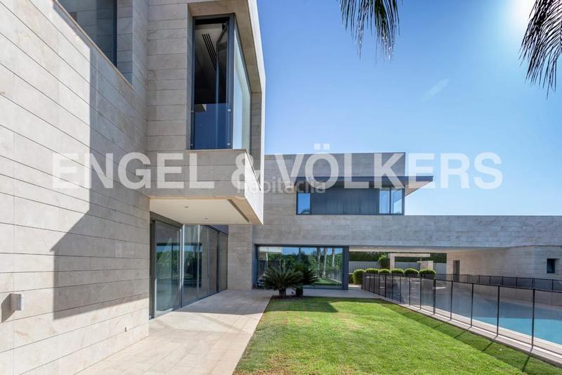 Foto b3567729-19e0-47a7-9fea-be0392309e99. Casale con riscaldamento parcheggio piscina in La Motilla - Fuente del Rey Dos Hermanas