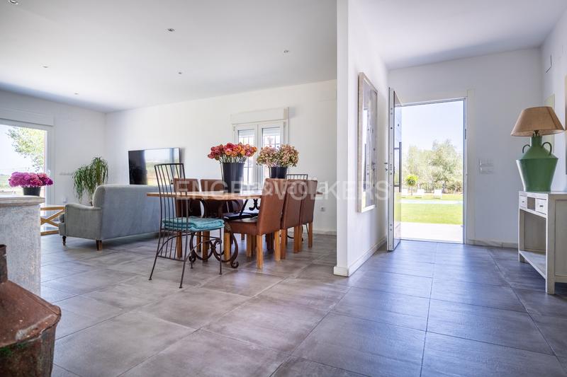 Foto 804372bb-6b30-49c4-b805-5fa0f2aff4e9. Masia amb calefacció piscina a Colegio Europa Espartinas