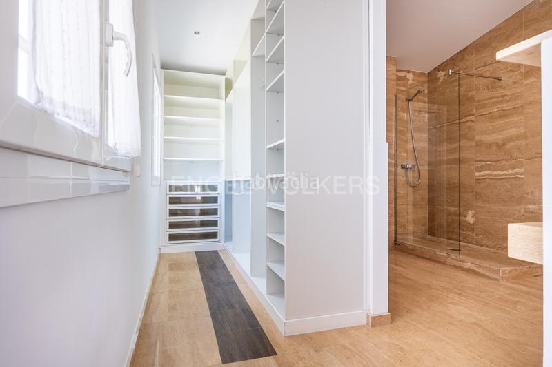 Foto 8fb41f39-969b-4bc6-ab53-e99242d49288. Masia amb calefacció piscina a Colegio Europa Espartinas