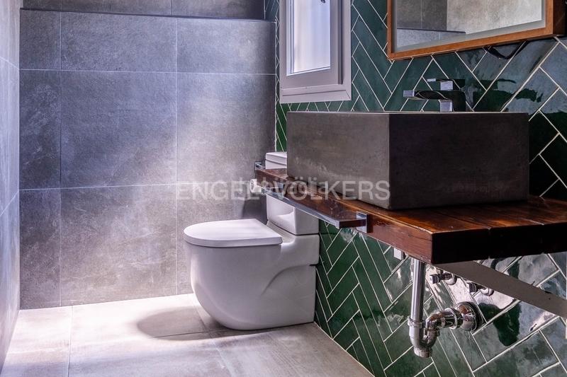 Foto cc51fa58-9e5e-4f38-b747-4296b640d0f0. Masia amb calefacció piscina a Colegio Europa Espartinas