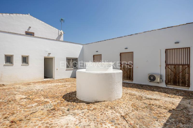 Foto d4af5070-878d-4169-a8e6-3f87ae77e19a. Masia amb calefacció piscina a Colegio Europa Espartinas