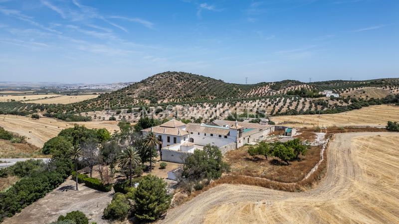 Foto 5f4662cb-c77b-46c6-a60c-1921a85cdd2a. Casa amb calefacció aparcament piscina a Osuna