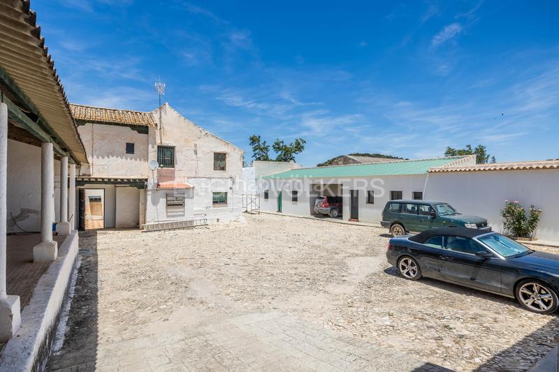 Foto 858e72e2-ed3b-4f7b-9ed4-a8e3c782f8b8. Casa amb calefacció aparcament piscina a Osuna