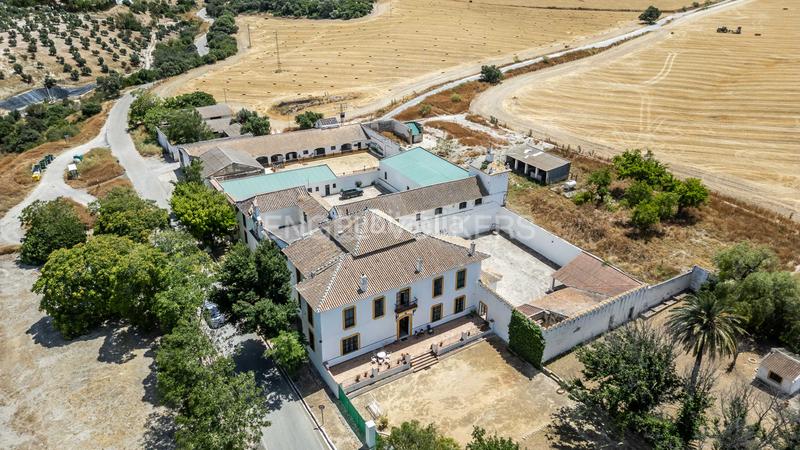 Foto 8c1d7cdf-6b58-4ae4-8356-993d0c7d60f6. Casa amb calefacció aparcament piscina a Osuna