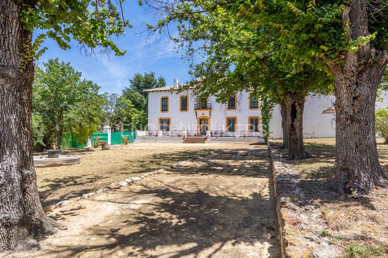Foto b8d75424-b9c1-4425-83b7-64bea8da688a. Casa amb calefacció aparcament piscina a Osuna