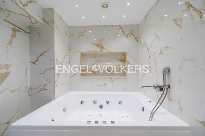 Foto 2a3f9a56-af97-4d7b-ab24-93b09711148e. Alquiler apartamento  en primera línea de mar con jacuzzi! alquiler anual . en Rota