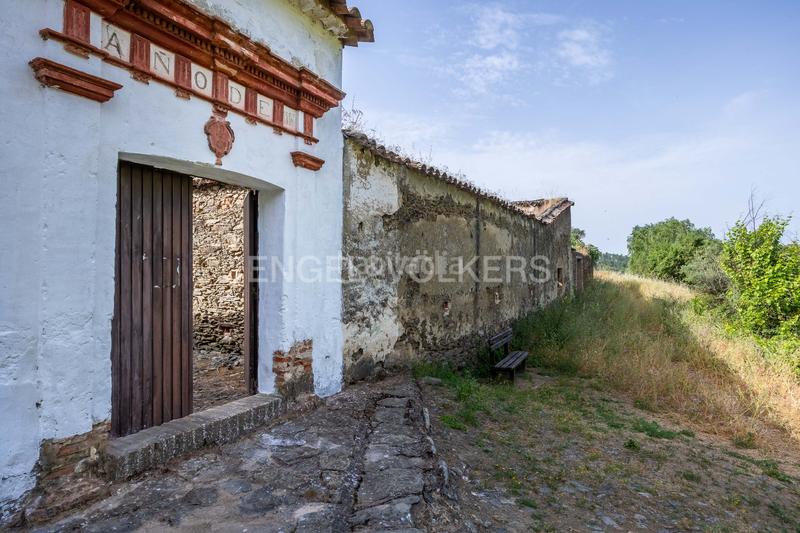 Foto 74ce3d3d-e9d2-45b1-91dd-0a4669b45a45. Masia amb calefacció a Almonaster la Real