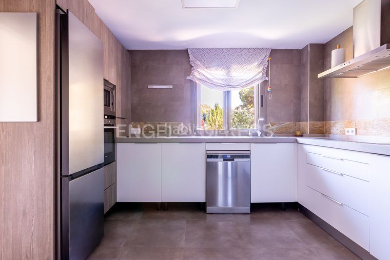 Foto d83d6fc5-a940-46f6-9f1c-efb5bc8fd053. Casa amb calefacció aparcament piscina a Bollullos de la Mitación