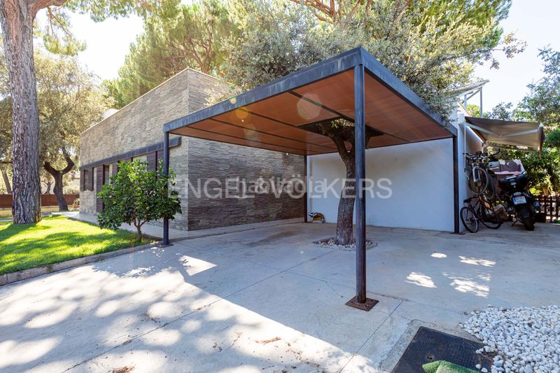 Foto fe84a3a8-5e81-44fe-8c8b-59a9fd88b637. Casa amb calefacció aparcament piscina a Bollullos de la Mitación