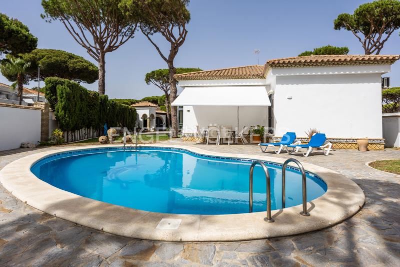 Foto 28494130-c769-4fea-9d11-675bd05d5b12. Haus mit heizung parking pool in La Barrosa Chiclana de la Frontera