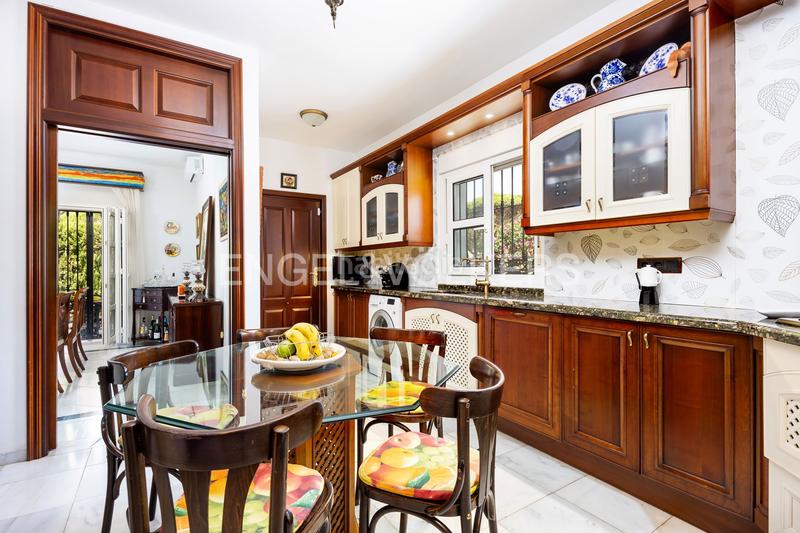 Foto 68e34652-9ed9-4260-a81e-88f64215f0cb. Haus mit heizung parking pool in La Barrosa Chiclana de la Frontera