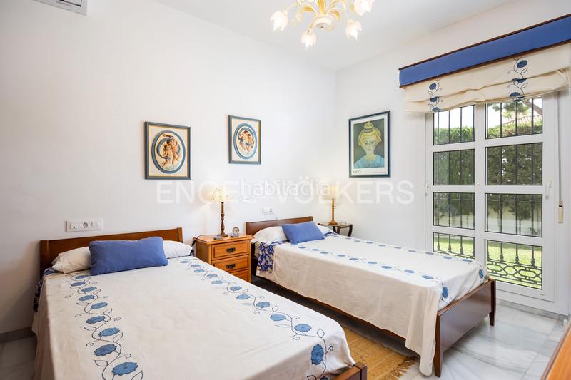 Foto 6a821682-b50c-40f9-b99b-a150af69ea55. Haus mit heizung parking pool in La Barrosa Chiclana de la Frontera