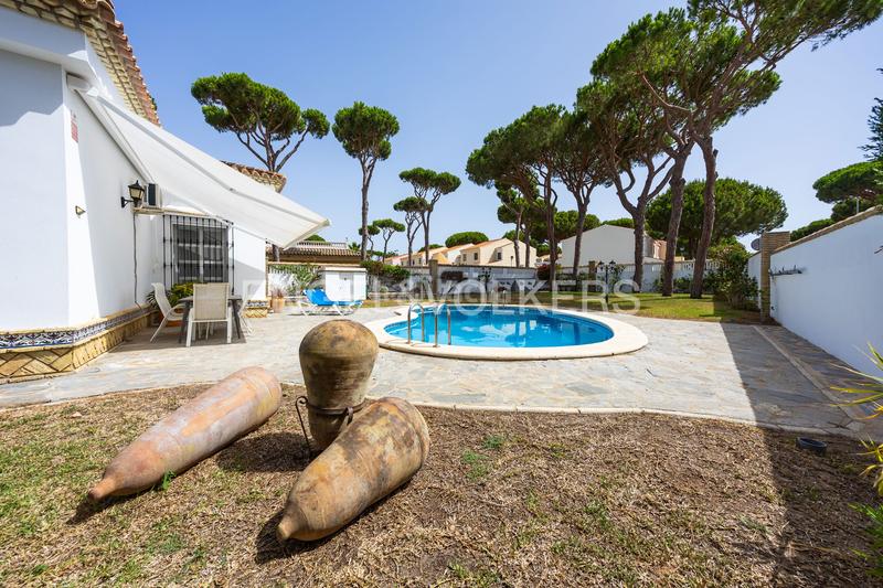 Foto 975732e8-b336-49b7-9d62-b8637bf6ec41. Haus mit heizung parking pool in La Barrosa Chiclana de la Frontera