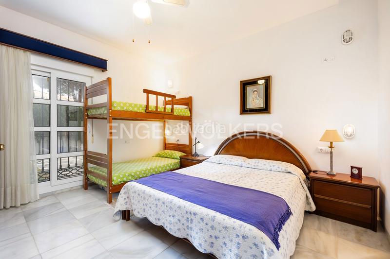 Foto e9c688b4-2953-464a-8395-3e3aba77626a. Haus mit heizung parking pool in La Barrosa Chiclana de la Frontera