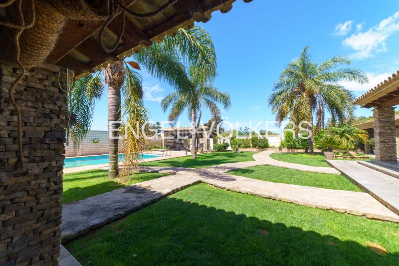 Foto b952cb68-ef45-407a-8ec3-911ffeb5f178. Casa amb calefacció aparcament piscina a Los Franceses - La Vega Chiclana de la Frontera