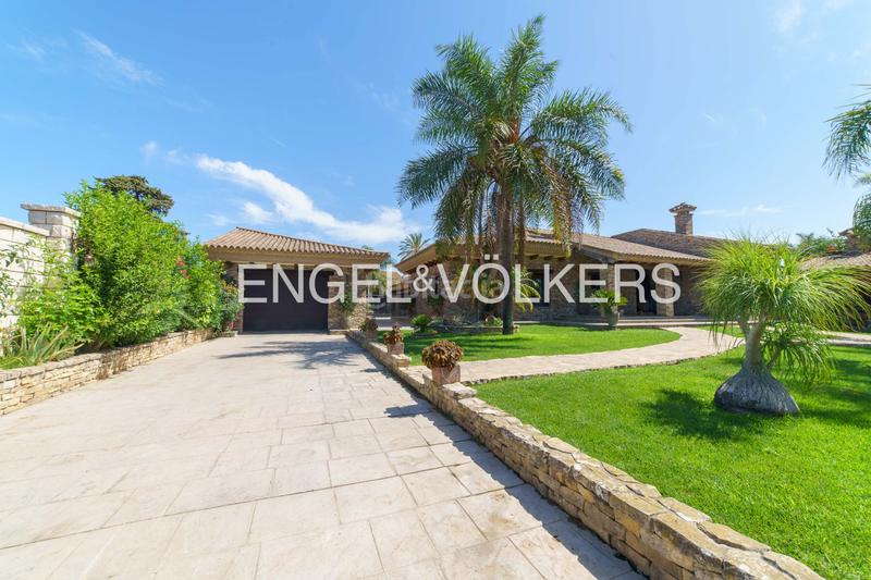 Foto ce88b369-b993-4f22-bf60-d8f281ab816d. Casa amb calefacció aparcament piscina a Los Franceses - La Vega Chiclana de la Frontera