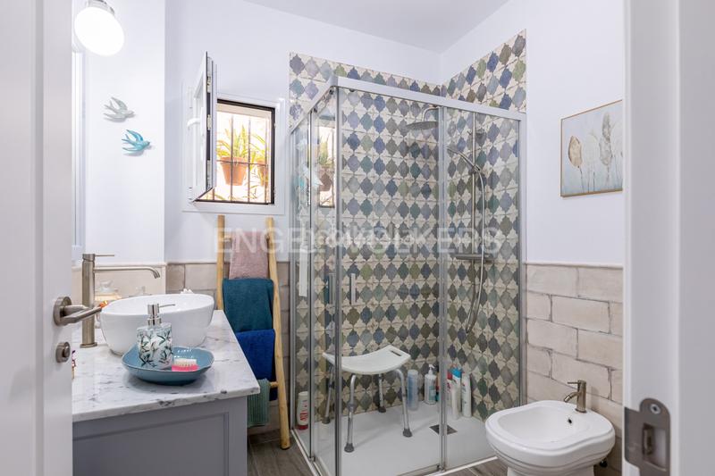 Foto 1d37e35c-cae9-4a0b-b819-09921c4e3e29. Casa exclusiva vivienda casi a estrenar , a un paso de sevilla, con apartamento independiente. en Utrera