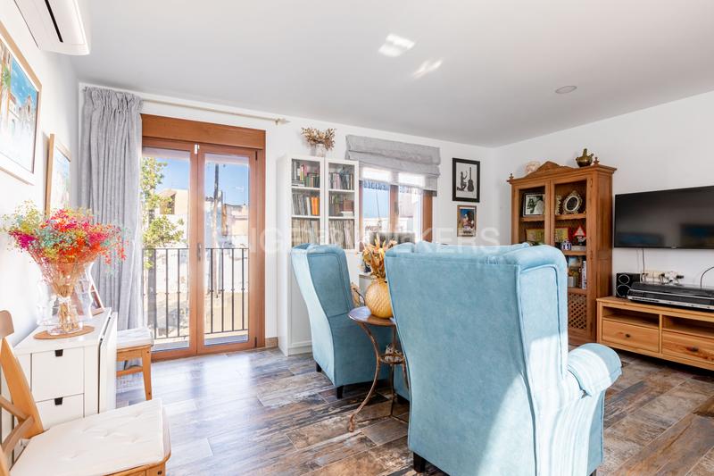 Foto 3e4b5597-bd44-4760-952a-b6337f339118. Casa exclusiva vivienda casi a estrenar , a un paso de sevilla, con apartamento independiente. en Utrera