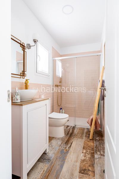Foto 473ae70e-ab77-4bca-83b6-8d04057aba11. Casa exclusiva vivienda casi a estrenar , a un paso de sevilla, con apartamento independiente. en Utrera