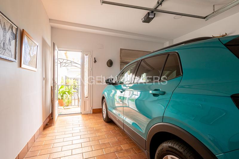 Foto 65d06c7f-9fb3-4da0-a0ce-d1c2ff224514. Casa exclusiva vivienda casi a estrenar , a un paso de sevilla, con apartamento independiente. en Utrera