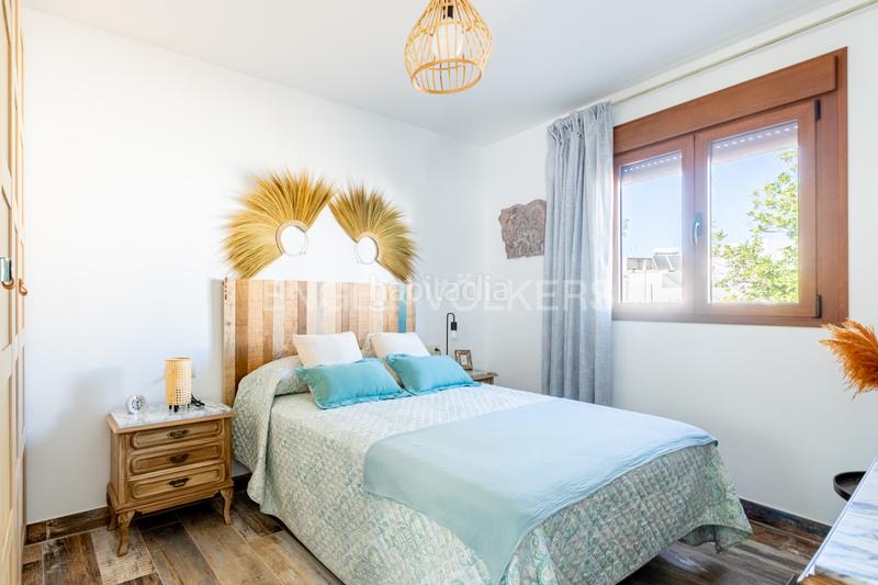 Foto 6ba7c780-cbc1-40a0-9662-38419073b916. Casa exclusiva vivienda casi a estrenar , a un paso de sevilla, con apartamento independiente. en Utrera