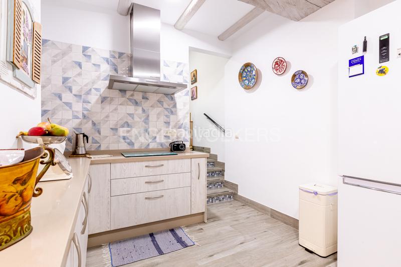 Foto 8216ea4f-11c2-4307-a01a-8f9c0ec17e1f. Casa exclusiva vivienda casi a estrenar , a un paso de sevilla, con apartamento independiente. en Utrera