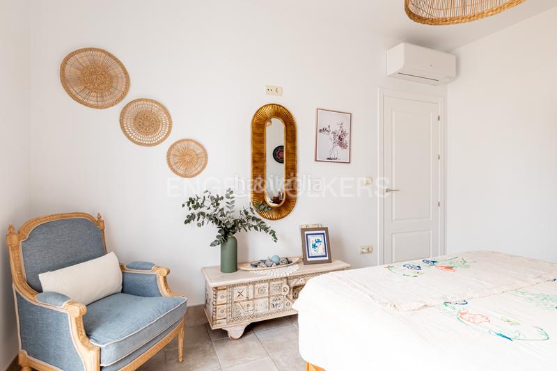 Foto 883ff3d5-0f45-4ffb-b71c-9251b36b0a8e. Casa exclusiva vivienda casi a estrenar , a un paso de sevilla, con apartamento independiente. en Utrera