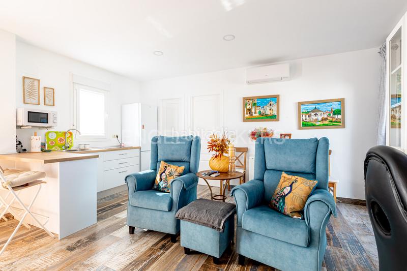 Foto ab605a9a-66c0-4f15-9afd-a1c1842a1727. Casa exclusiva vivienda casi a estrenar , a un paso de sevilla, con apartamento independiente. en Utrera