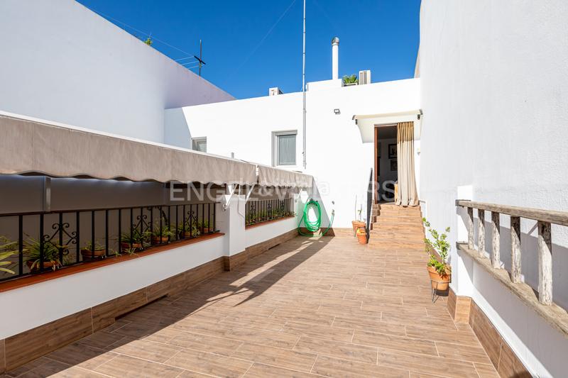 Foto ad326e19-d155-4901-85e8-e6ac206921a7. Casa exclusiva vivienda casi a estrenar , a un paso de sevilla, con apartamento independiente. en Utrera