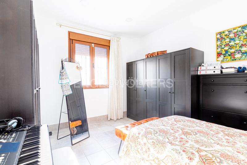 Foto e83f9c9b-322a-4e7b-ae74-4f15f4150fe1. Casa exclusiva vivienda casi a estrenar , a un paso de sevilla, con apartamento independiente. en Utrera