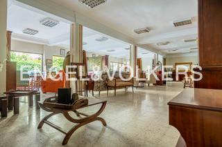 Location Appartement à Barrio del Nervión. Gran local con espectacular fachada en el corazón de nervión