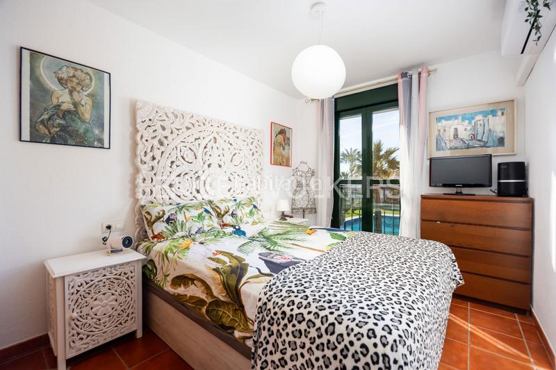 Foto 0e4c4466-195f-4e79-80e8-c3ad9f952d79. Apartament amb calefacció aparcament piscina a La Barrosa Chiclana de la Frontera