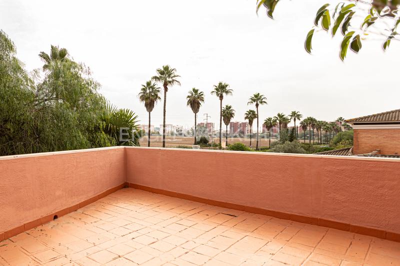 Foto 50179f42-4ba5-44ee-9a39-d74c310ef3a0. Casa con riscaldamento parcheggio in Condequinto Montequinto