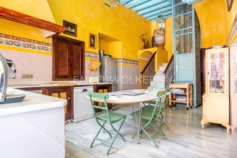 Foto 0e04370f-9186-42d6-9239-b310779e6453. Casa con riscaldamento parcheggio piscina in Alfalfa - Santa Cruz Sevilla