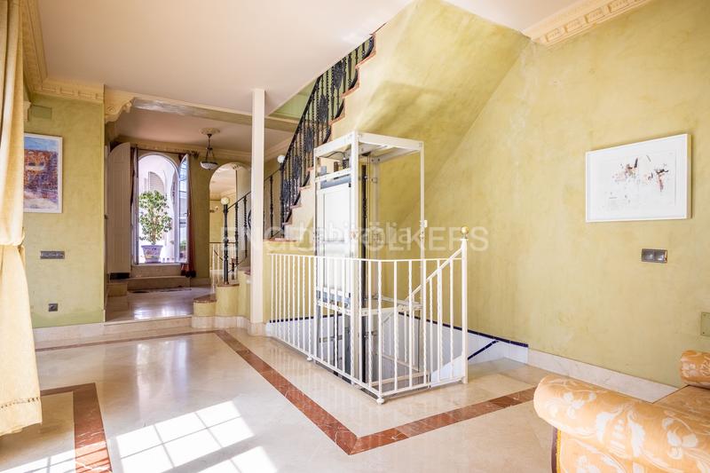 Foto 8c280053-f0a0-4645-b56f-1af344eb3464. Casa con riscaldamento parcheggio piscina in Alfalfa - Santa Cruz Sevilla