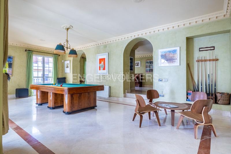 Foto b17e408c-f2fb-442f-a77a-87c5964c8be8. Casa con riscaldamento parcheggio piscina in Alfalfa - Santa Cruz Sevilla