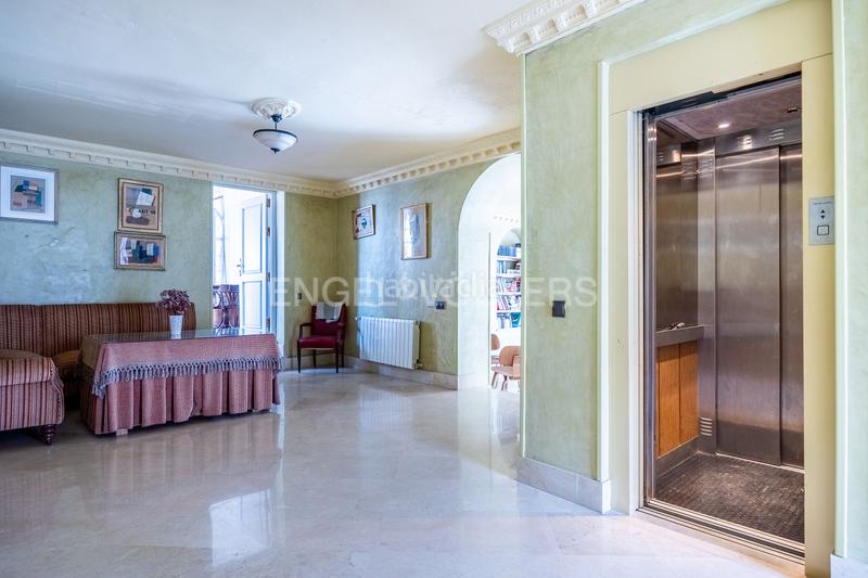 Foto fd2c0e5b-018f-4732-9980-da92dbe01167. Casa con riscaldamento parcheggio piscina in Alfalfa - Santa Cruz Sevilla