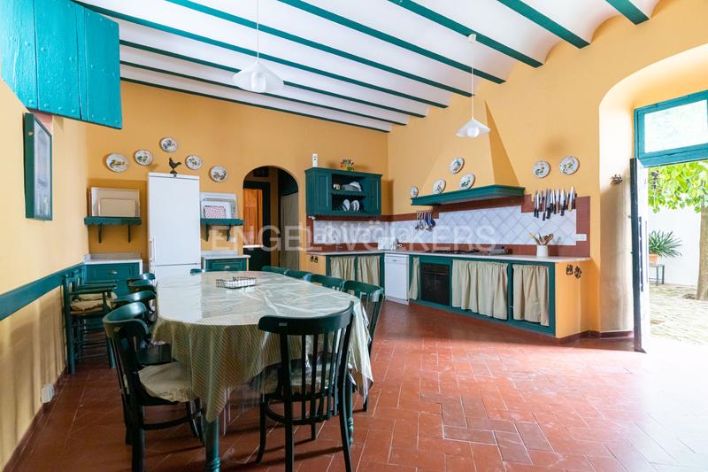 Foto b4f27a86-89eb-46b7-810f-e734f5e6e367. Casa con riscaldamento parcheggio piscina in Umbrete