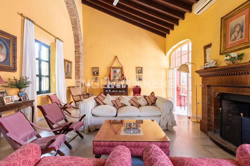 Foto cf6a6970-993b-487d-ba91-c003b7f9d2c5. Casa con riscaldamento parcheggio piscina in Umbrete