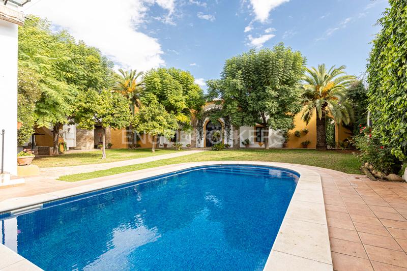 Foto d35e56ca-e39f-4ed5-9ddd-f957eefed0c9. Casa con riscaldamento parcheggio piscina in Umbrete