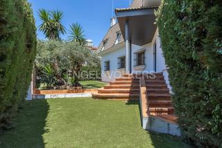 Masia a La Motilla - Fuente del Rey. Chalet con piscina y tejado a dos aguas