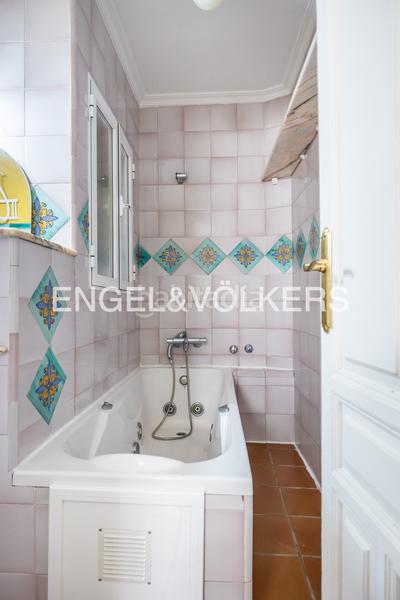 Foto 671a9ad9-668f-4e0a-af92-d80d3dd59da3. Casa con riscaldamento in Alfalfa - Santa Cruz Sevilla