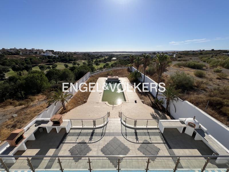 Foto 5812eeb8-064a-4aa2-a74e-73f3740150fa. Casa amb calefacció aparcament piscina a Costa Esuri Ayamonte