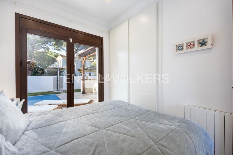 Foto 731af89c-b6bd-4745-a41c-af877da50e29. Casa con riscaldamento parcheggio piscina in La Barrosa Chiclana de la Frontera